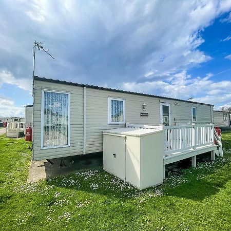 Lovely Caravan With Decking At Heacham Beach In Norfolk, Sleeps 6 Ref 21020C Dış mekan fotoğraf