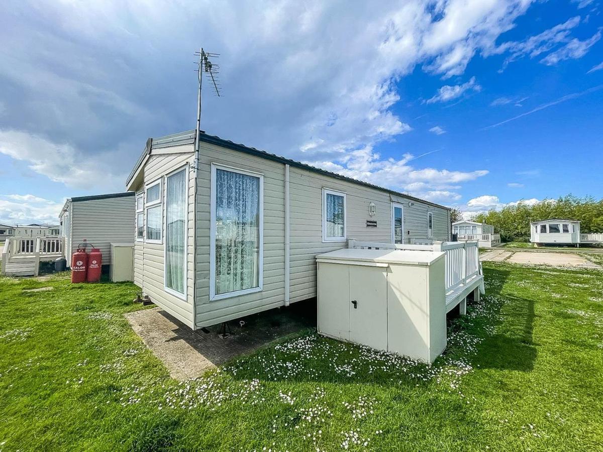 Lovely Caravan With Decking At Heacham Beach In Norfolk, Sleeps 6 Ref 21020C Dış mekan fotoğraf