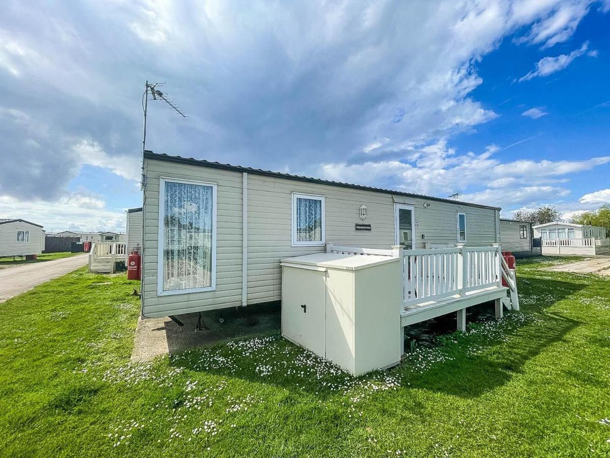 Lovely Caravan With Decking At Heacham Beach In Norfolk, Sleeps 6 Ref 21020C Dış mekan fotoğraf